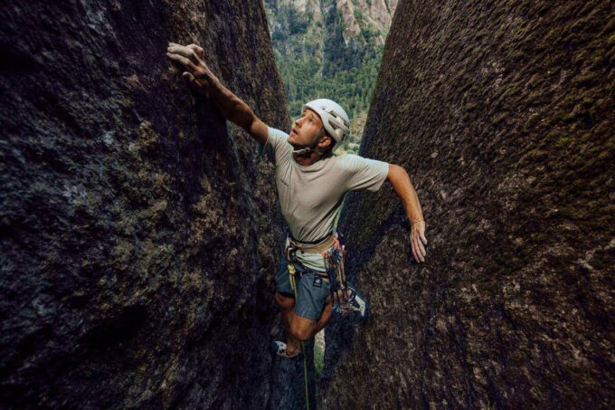 Crag Sender Hjälm